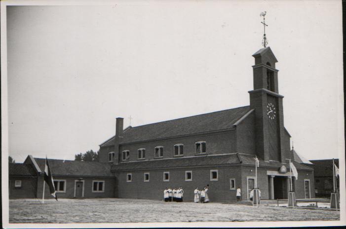 opening nieuwe rk kerk Heumen 1952 bron J.Giesbers