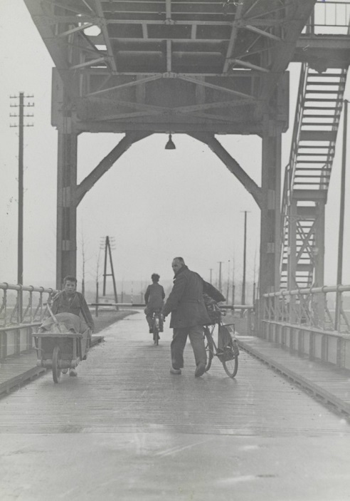 Ophaalbrug Heumen vanaf een glasnegatief 1939 al eerder vernoemd op deze pagina bron Jos Gerrits