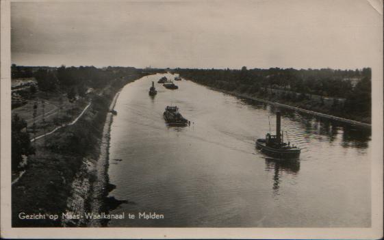 Maas en Waalkanaal linkeroever Malden rechteroever Heumen op achtergrond Heumensebrug jaar 1948